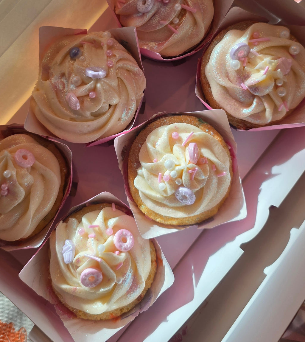 One dozen cupcakes