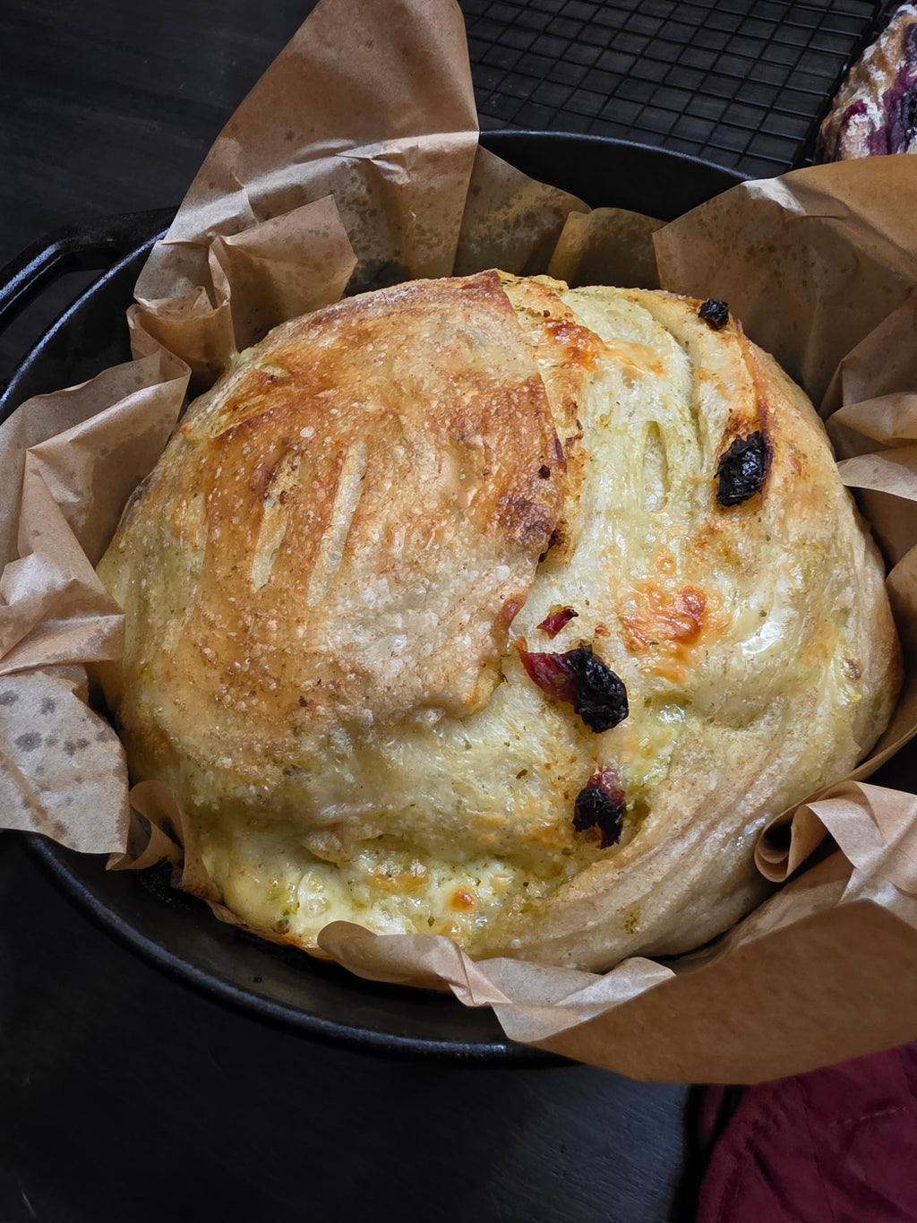 Pesto, mozzarella & dried tomato sourdough boule
